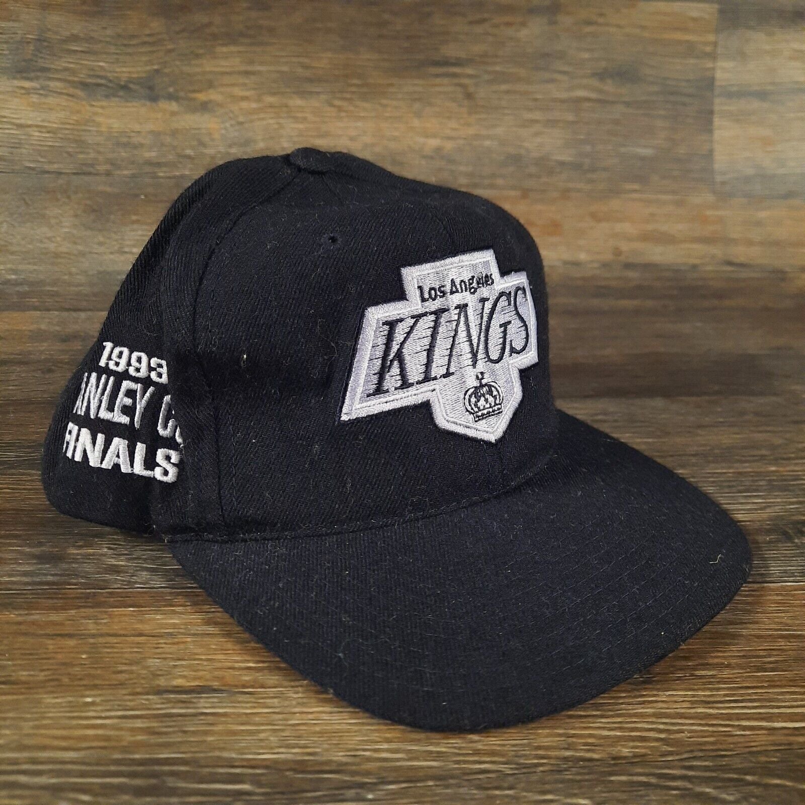 Mitchell & Ness La Kings Retro Snapback Cap in Black for Men