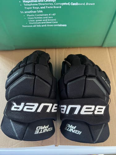 Bauer Ignite Pro 12” Ice Hockey gloves