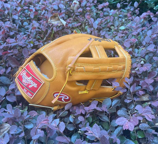 Horween 12.5 Rawlings. *SHARPIE ON FINGER*