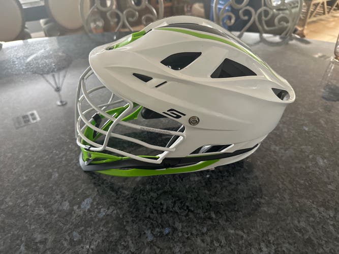 Player's Cascade S Helmet