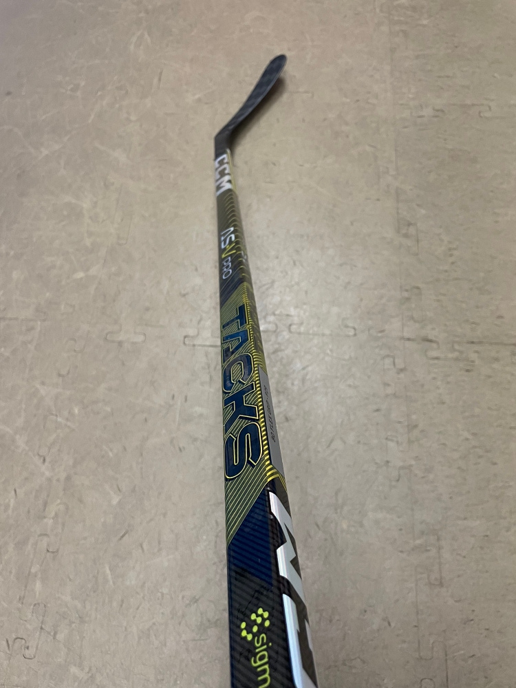 Senior Right Handed P29  Super Tacks AS-V PRO Hockey Stick