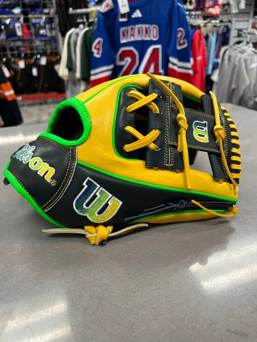 New April '23 GOTM Wilson A2000 Baseball Glove 11.75"