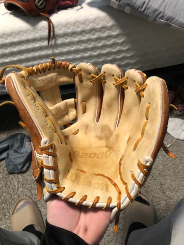 Used Infield 11.5" A2000 Baseball Glove