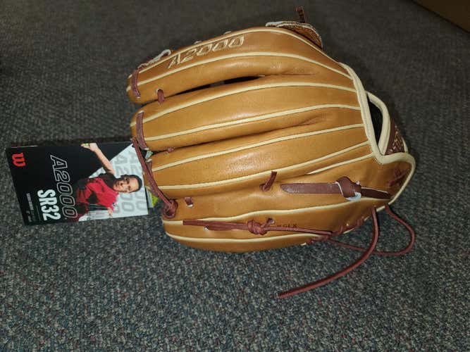 New Wilson A2000 Spin Control SR32 Sierra Romero 12" Fastpitch Softball Glove