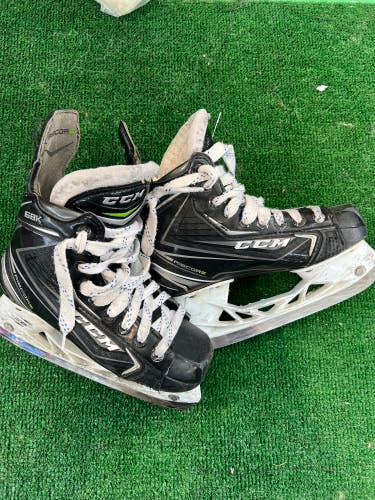 Junior Used CCM RibCor 68K Hockey Skates D&R (Regular) 2.0