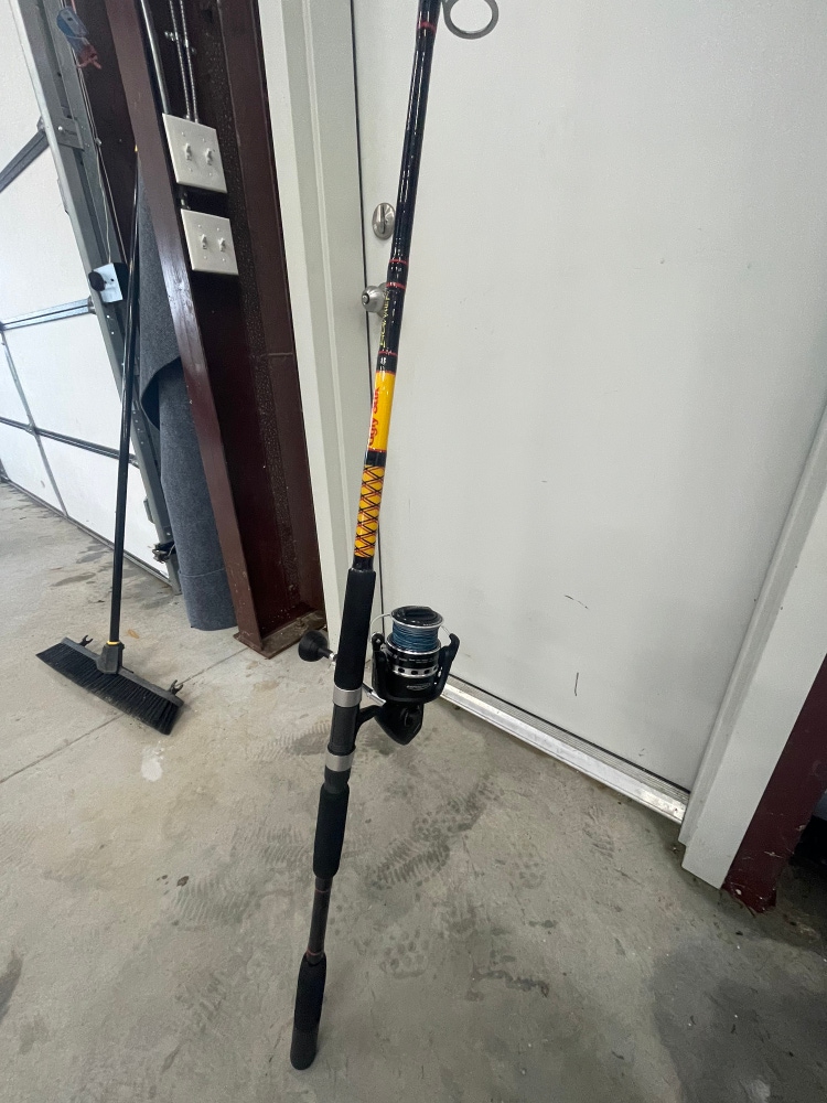 9 Foot Ugly Stick Heavy Fishing Rod With Penn Pursuit IV Reel
