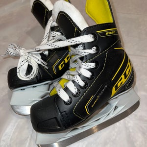 New CCM Regular Width  11Y super tacks 9350 Hockey Skates
