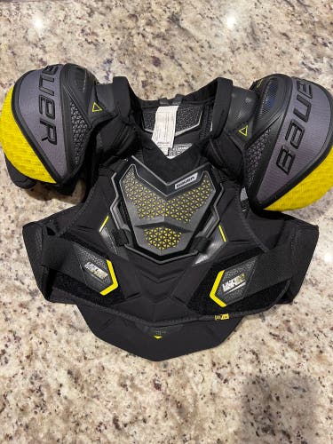 Senior Large Bauer Supreme Ultrasonic Shoulder Pads