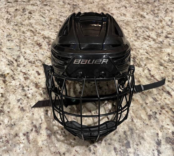 Used Small Bauer Re-Akt 150 Helmet And Cage