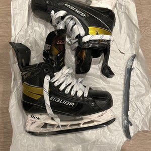Used Bauer Regular Width Size 7.5 Supreme UltraSonic Hockey Skates