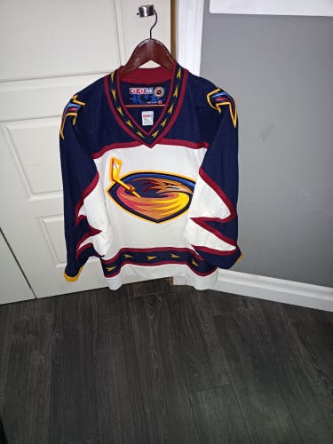 Excellent condition Mens Large CCM Thrashers Jersey Vintage