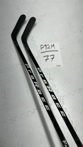 Senior(2x)Right P92M 77 Flex ProRocc Hockey Stick