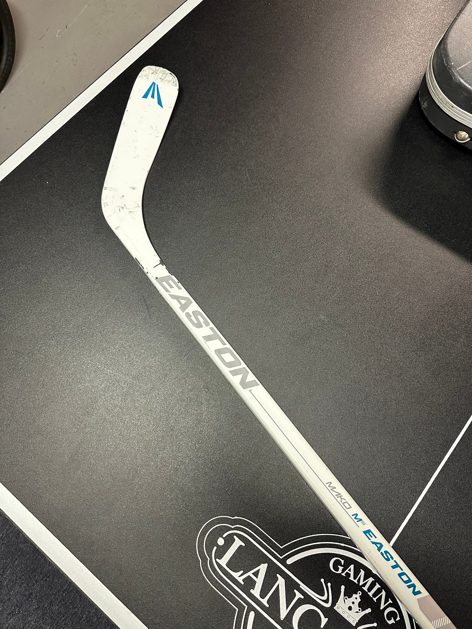 easton mako m5 stick