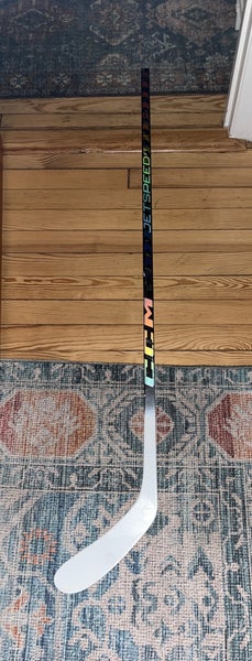 Intermediate Right Handed P28 JetSpeed FT5 Pro Hockey Stick
