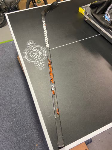 Warrior Dynasty Ax5 Senior Right Handed Zetterberg Hockey Stick