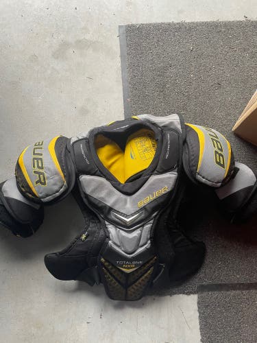 Used Extra Large Bauer  Supreme TotalOne NXG Shoulder Pads