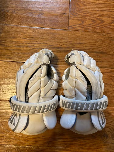 Used Warrior Medium Evo Lacrosse Gloves