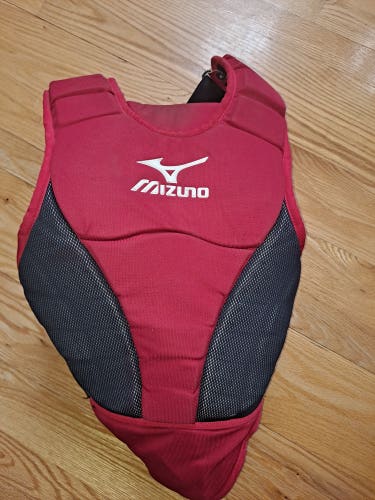 Used Mizuno Catcher's Chest Protector