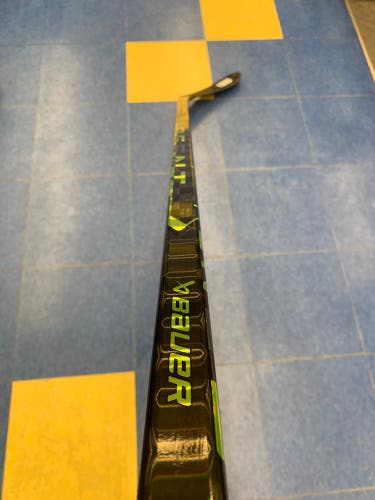 NEW 50 Flex P92 RH Bauer Ag5nt Junior Hockey Stick