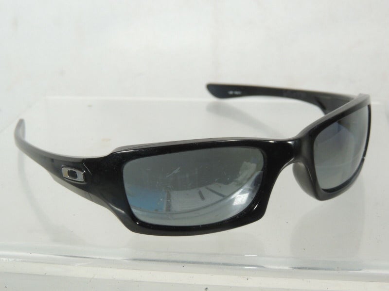 hjul Bitterhed Se internettet Oakley (4+1) Squared Sunglasses Gloss Black Wrap Frame and Black Lenses |  SidelineSwap