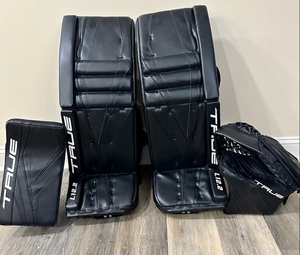 Used 33" Regular True L12.2 Goalie Full Set