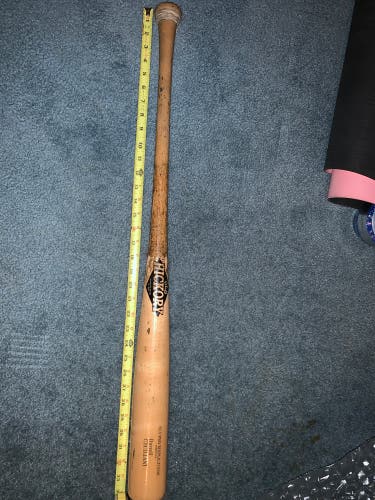Wood (-3) 31 oz 33.5" J143M Bat