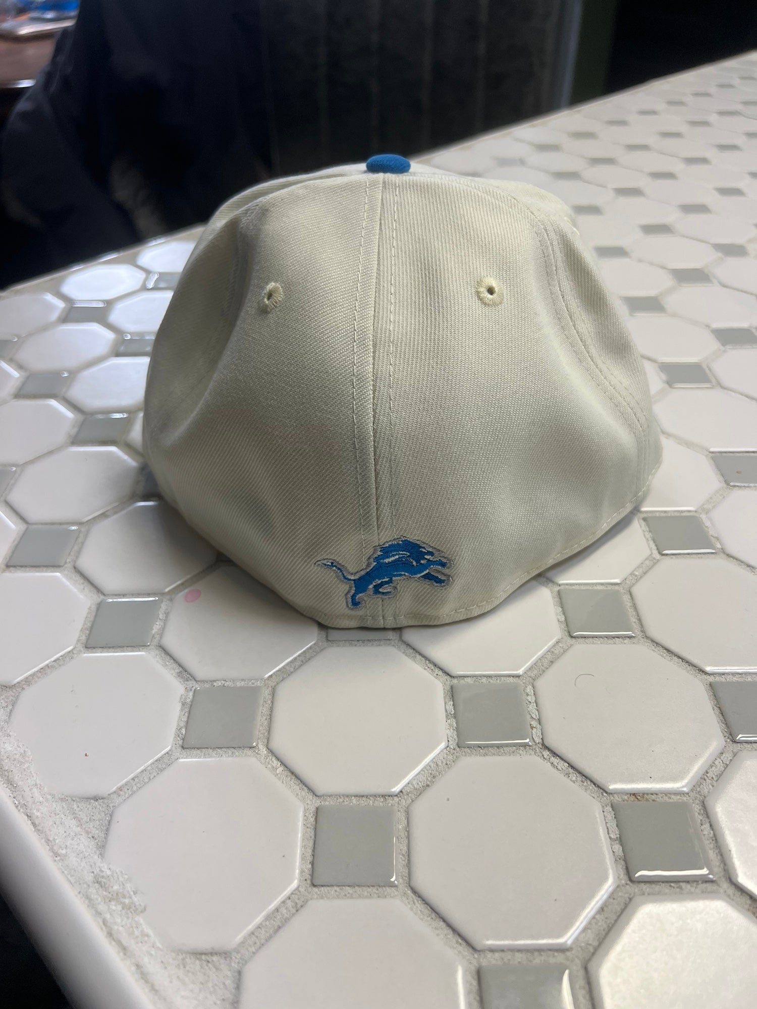 Detroit Lions Reebok Team Apparel NFL Fitted Hat Cap Size 7 1/2 Satin Lined  | SidelineSwap