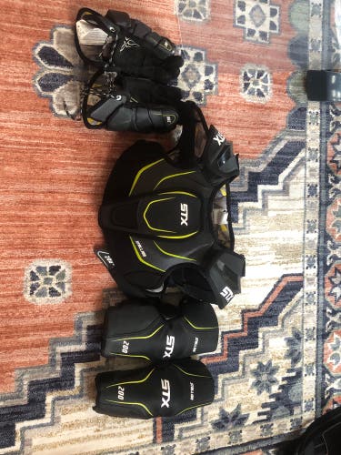 Youth Large Full Set Protective Stx Stallion 200 Of Elbow Pads Chest Protector And Gloves