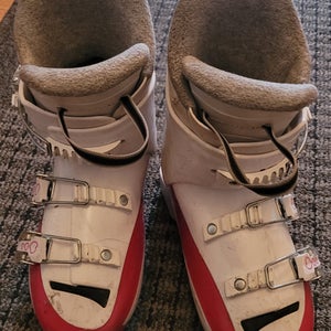 Used girl's Rossignol Ski Boots