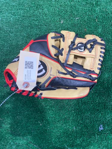 Used Wilson A550 Right Hand Throw Outfield Baseball Glove 11"