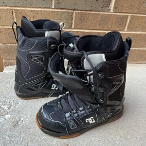 Used Size 8.5 (Women's 9.5) DC Phase Snowboard Boots