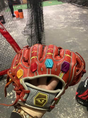 Goin yard 11.5 custom avenger glove