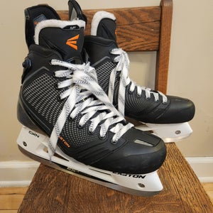 Senior Used Easton Mako M8 Hockey Skates Regular Width Size 11