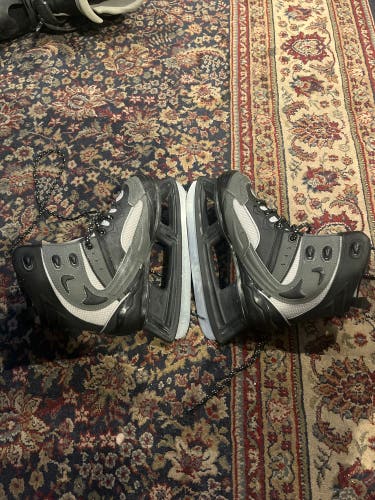 Used Riedell Size 4 Hockey Skates