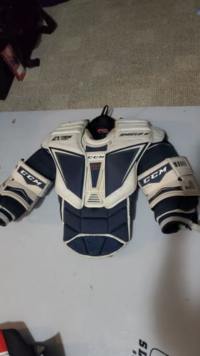 Medium CCM Extreme Flex Shield II Goalie Chest Protector
