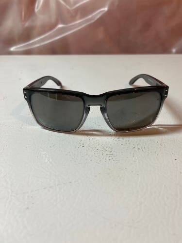 Black Adult Men's Oakley Sunglasses