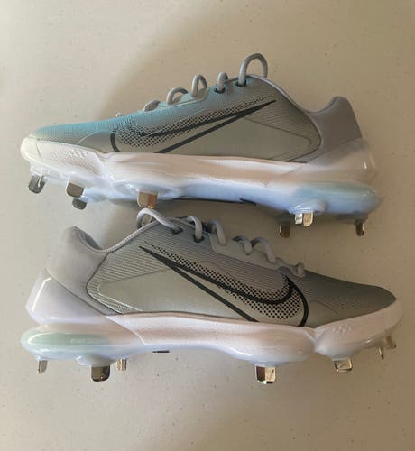 New Gray Low Force Zoom Trout 7 Size 10