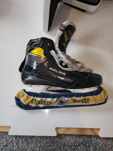 Intermediate Used Bauer Supreme 3S Pro Hockey Skates Regular Width Size 5.5