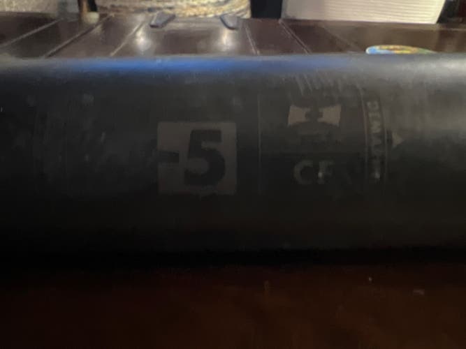 2022 Composite (-5) 28 oz 33" CF Zen Bat