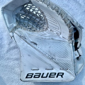 Used Junior Regular Bauer Supreme S27 Goalie Glove