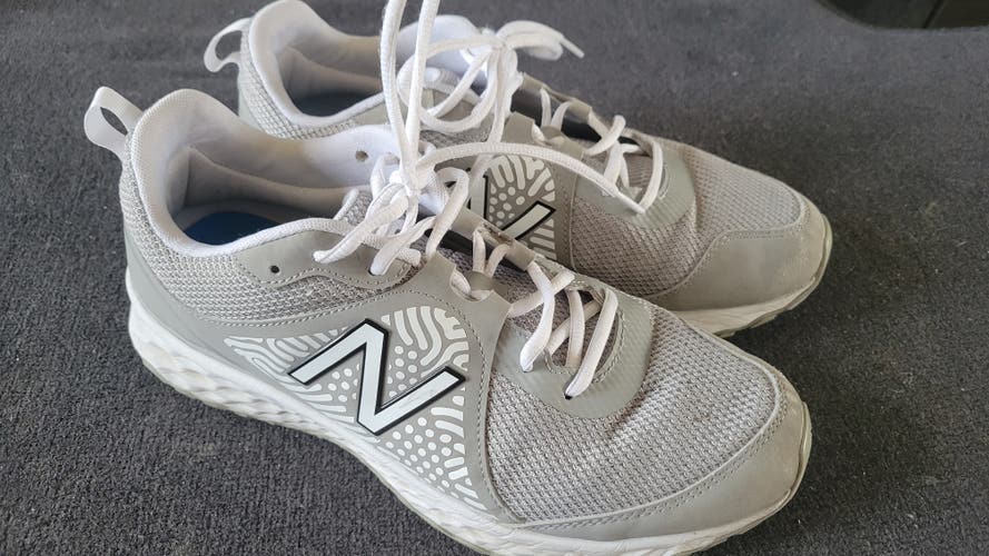 Gray Used Adult Men's Size 11 (Women's 12) Turf Cleats New Balance Low Top 3000v5