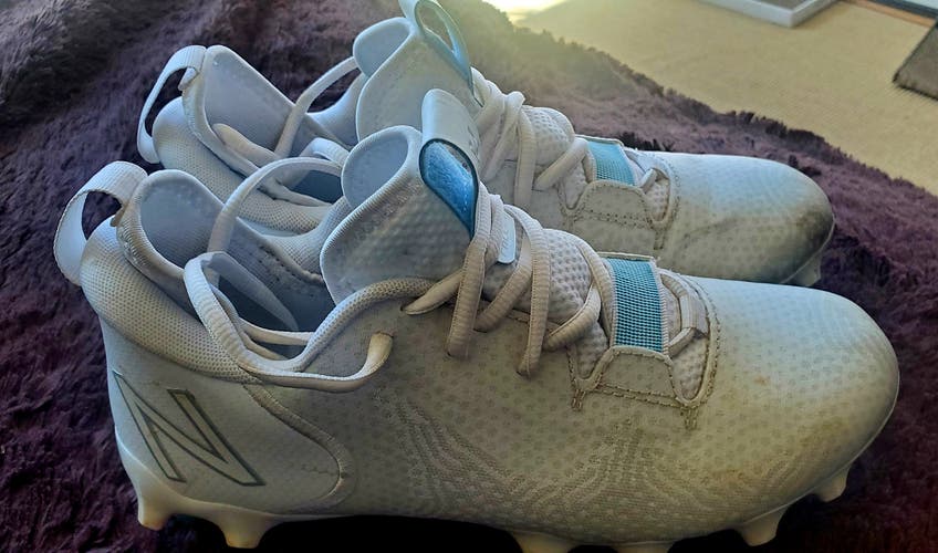 White Youth Used Kids Molded Cleats New Balance Low Top Freeze