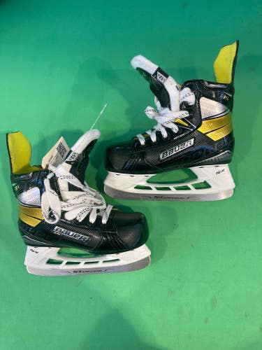 Youth Used Bauer Supreme 3S Hockey Skates 12.5Y