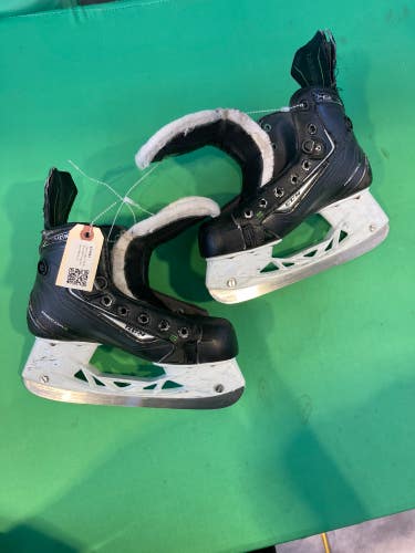 Junior Used CCM RibCor 46K Pump Hockey Skates 3.5
