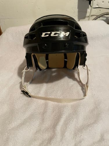 Used Medium CCM V08 Helmet