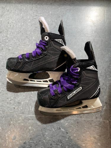 Used Youth Bauer Supreme S140 Hockey Skates (Regular) - Size: 11.0