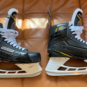 Bauer Supreme M1 Hockey Skates Regular Width Size 11