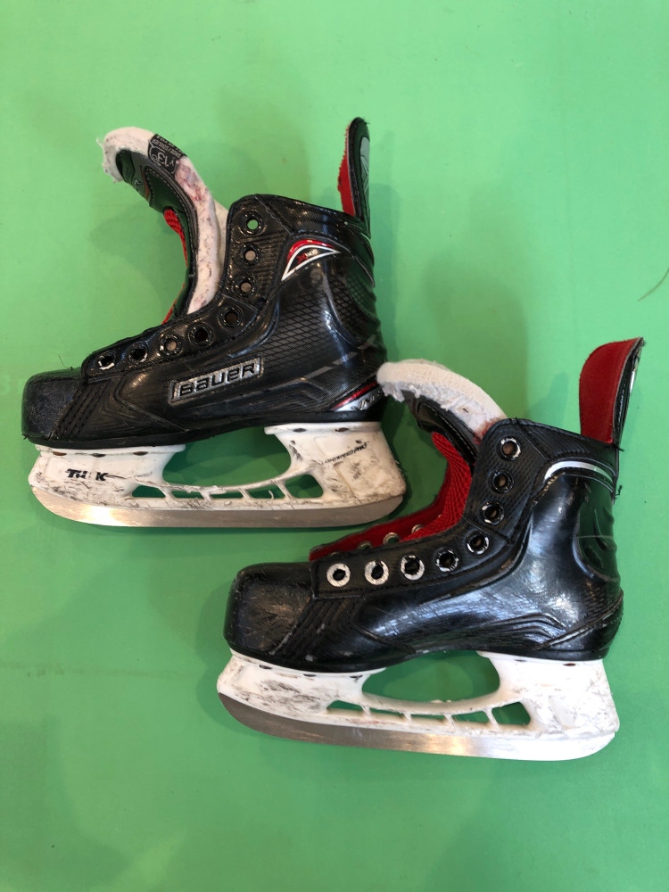 Used Youth Bauer Vapor X500 Hockey Skates (Regular) - Size: 13.0