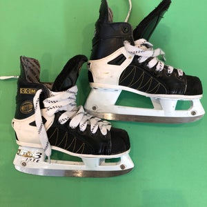Used Junior CCM Super Tacks 652 Hockey Skates (Regular) - Size: 1.0