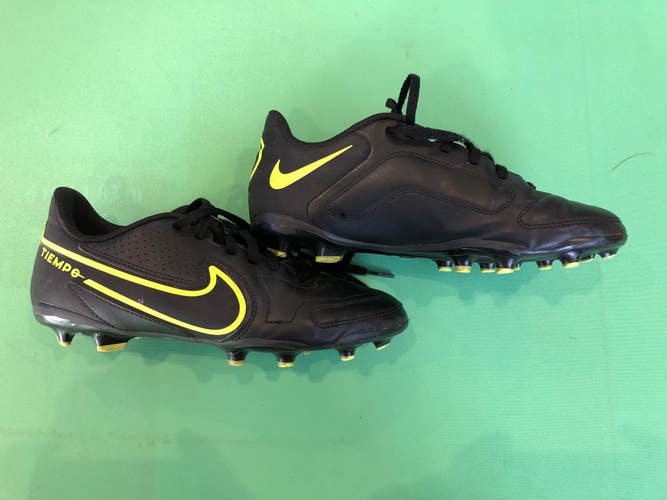 Used Nike Tiempo FG Soccer Cleats - Size: M 6.0 (W 7.0)